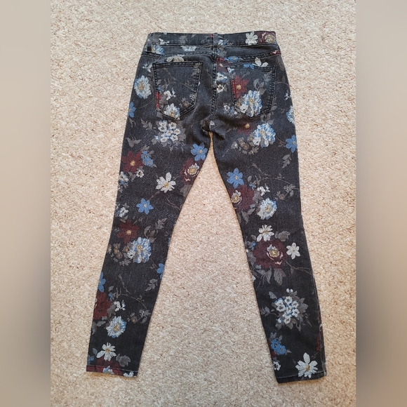 Current/Elliott Painted Floral Jeans - Picture 8 of 9
